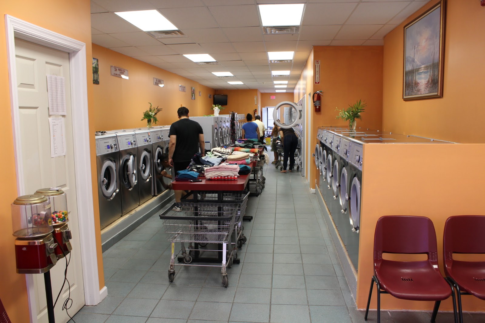 Photo of Borinquen Laundromat in Jersey City, New Jersey, United States - 3 Picture of Point of interest, Establishment, Laundry