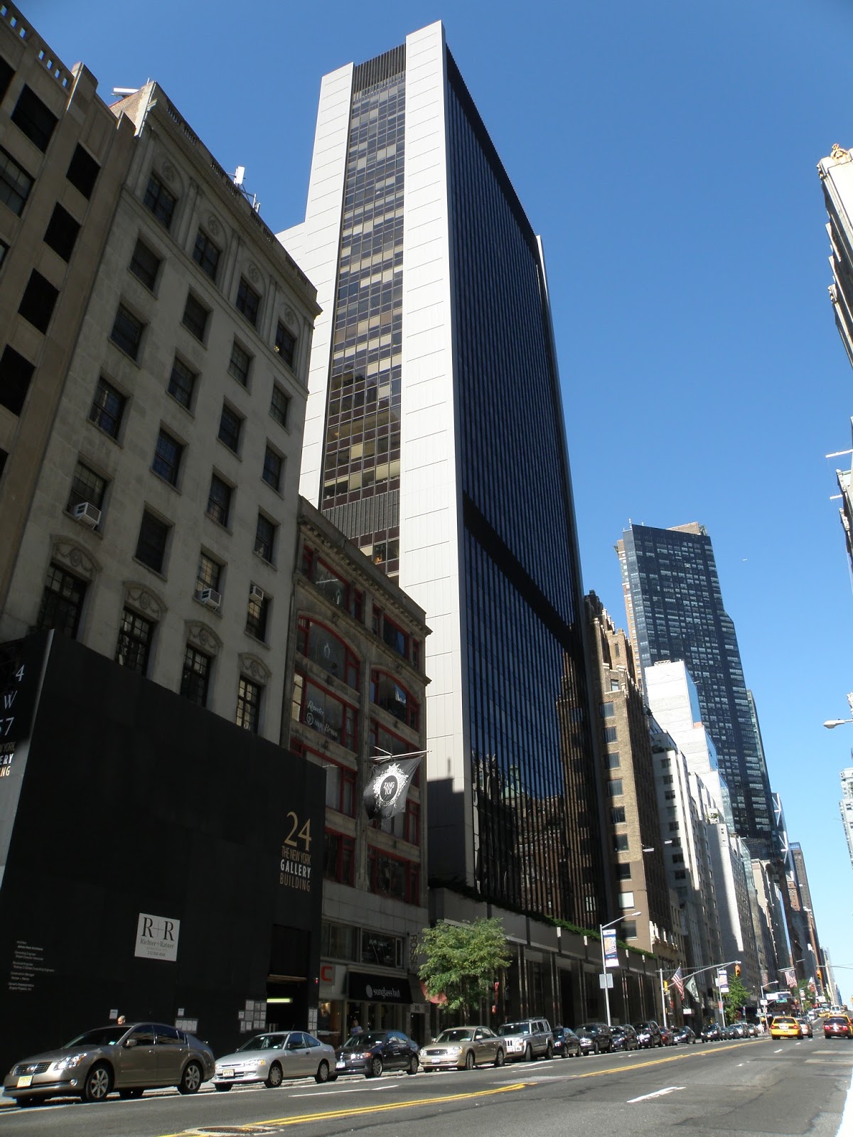Photo of West 57th Street by Hilton Club in New York City, New York, United States - 1 Picture of Point of interest, Establishment, Lodging