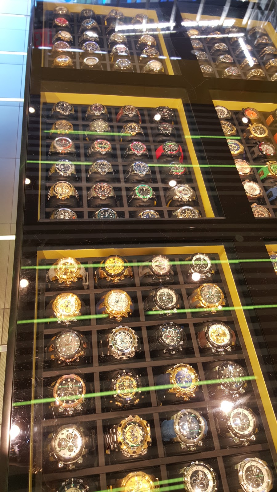 Photo of Invicta Store at Times Square in New York City, New York, United States - 5 Picture of Point of interest, Establishment, Store, Jewelry store