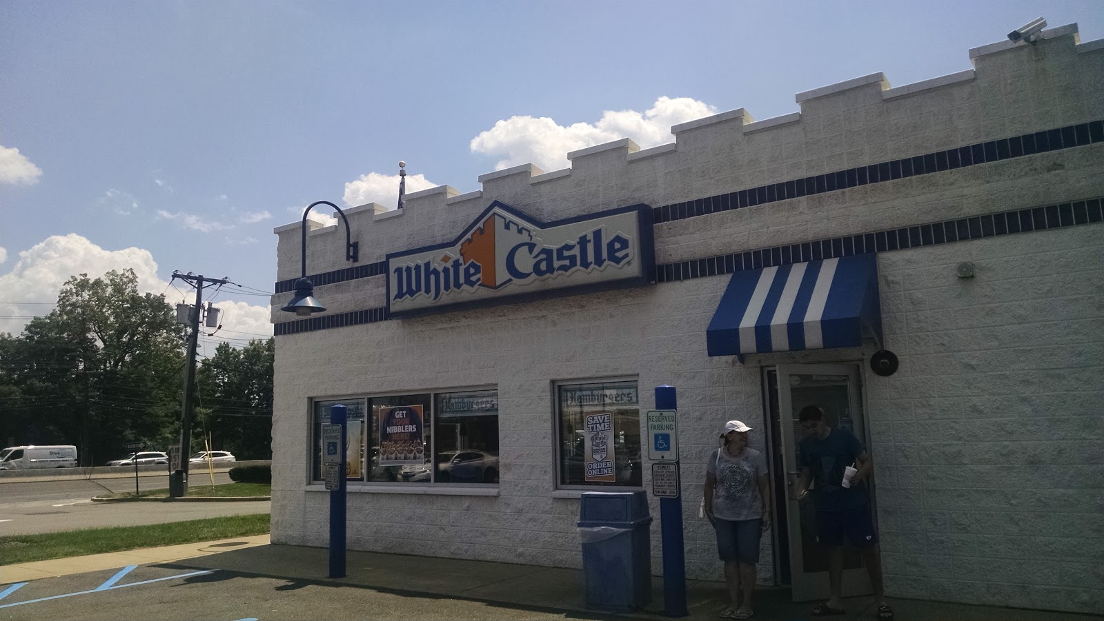 Photo of White Castle in Hasbrouck Heights City, New Jersey, United States - 1 Picture of Restaurant, Food, Point of interest, Establishment, Meal takeaway