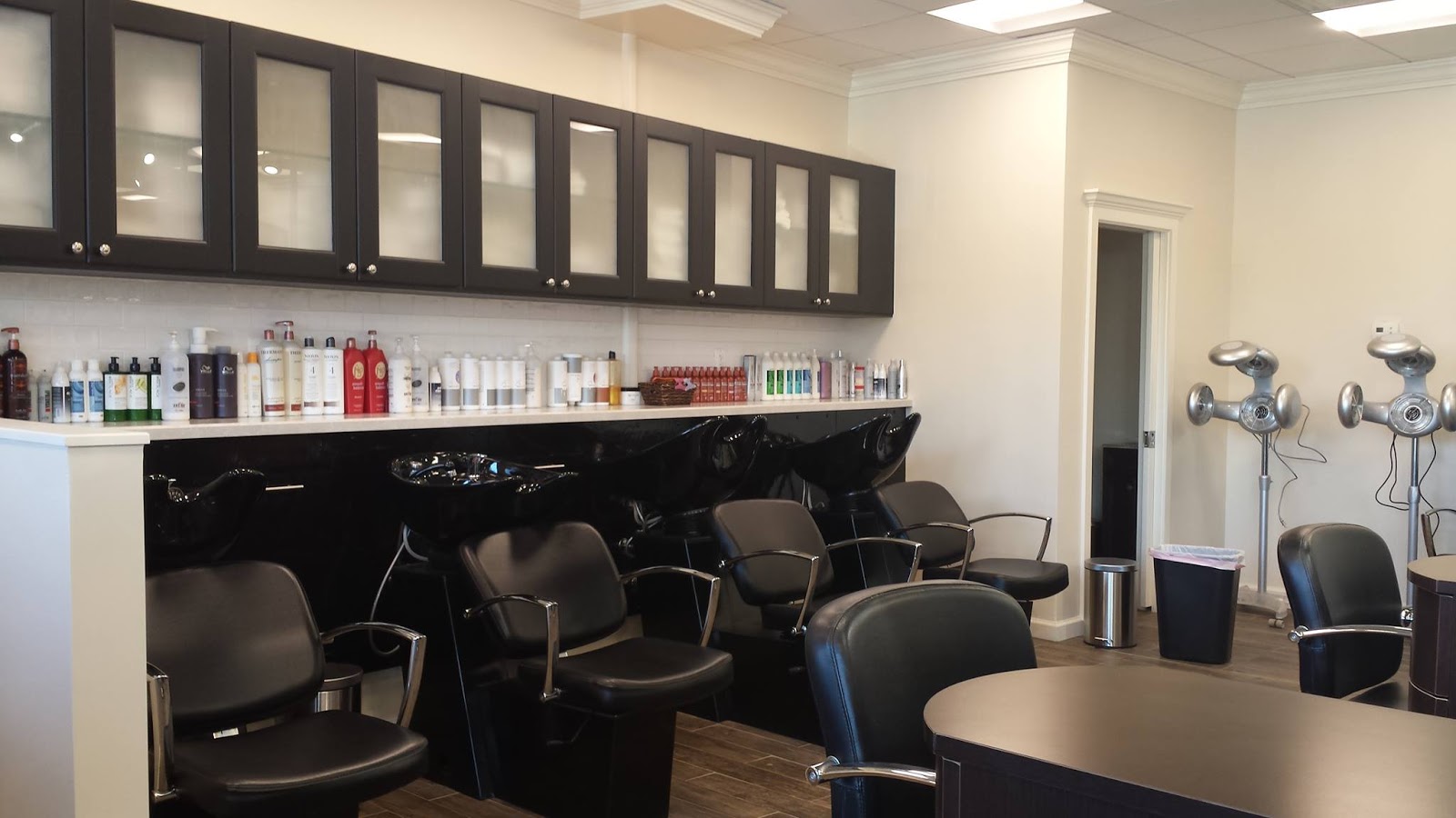 Photo of Elan Hair & Nails in Staten Island City, New York, United States - 2 Picture of Point of interest, Establishment, Beauty salon