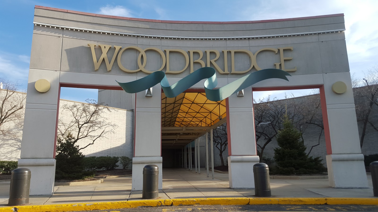 Photo of Woodbridge Center in Woodbridge City, New Jersey, United States - 4 Picture of Point of interest, Establishment, Shopping mall