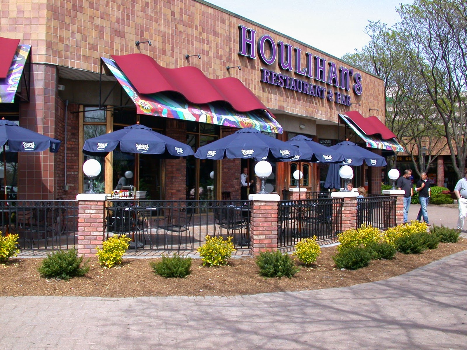 Photo of Houlihan's in Secaucus City, New Jersey, United States - 1 Picture of Restaurant, Food, Point of interest, Establishment, Bar, Night club