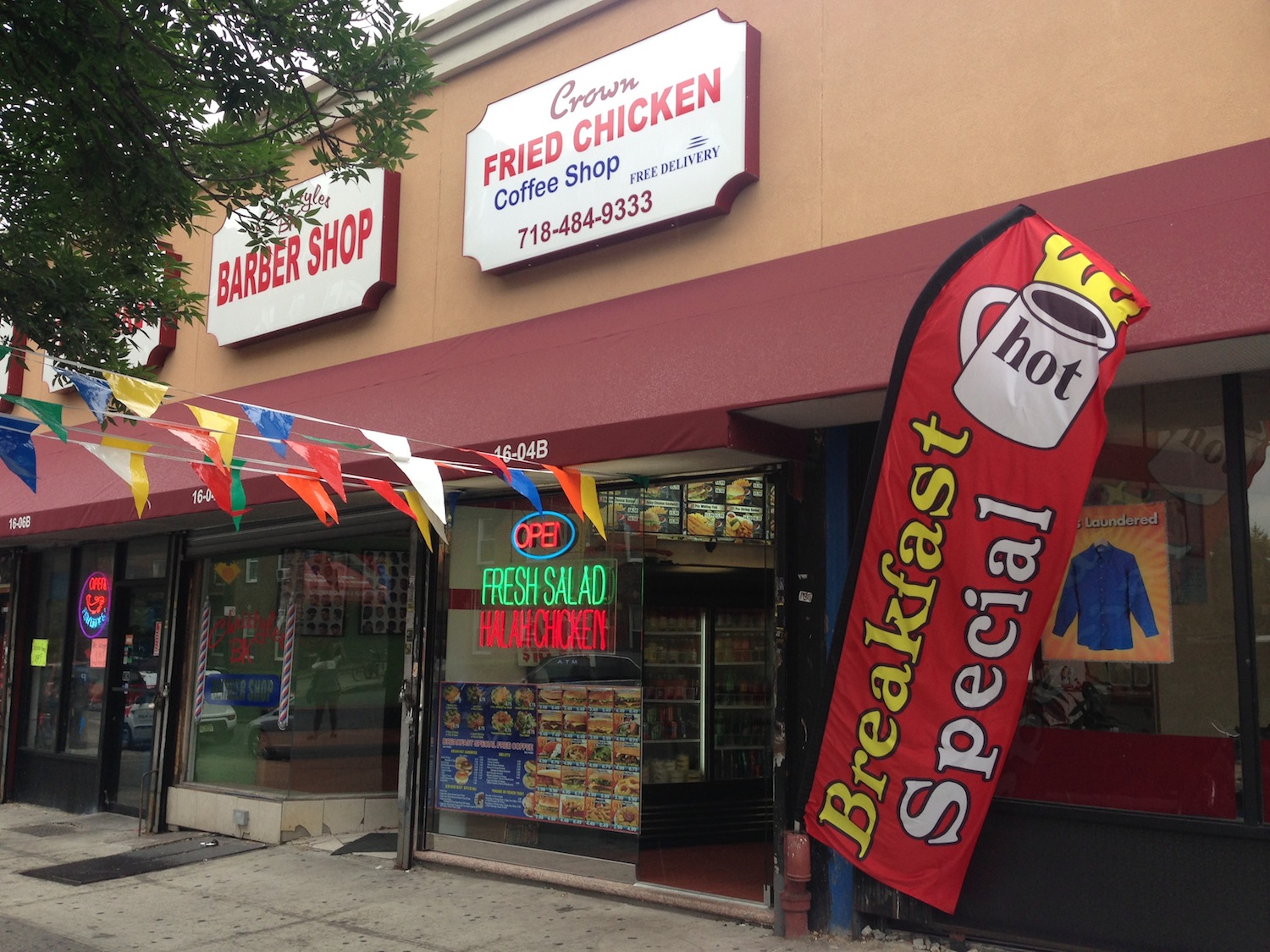 Photo of Crown Fried Chicken & Coffee Shop in Brooklyn City, New York, United States - 2 Picture of Restaurant, Food, Point of interest, Establishment, Meal takeaway, Meal delivery