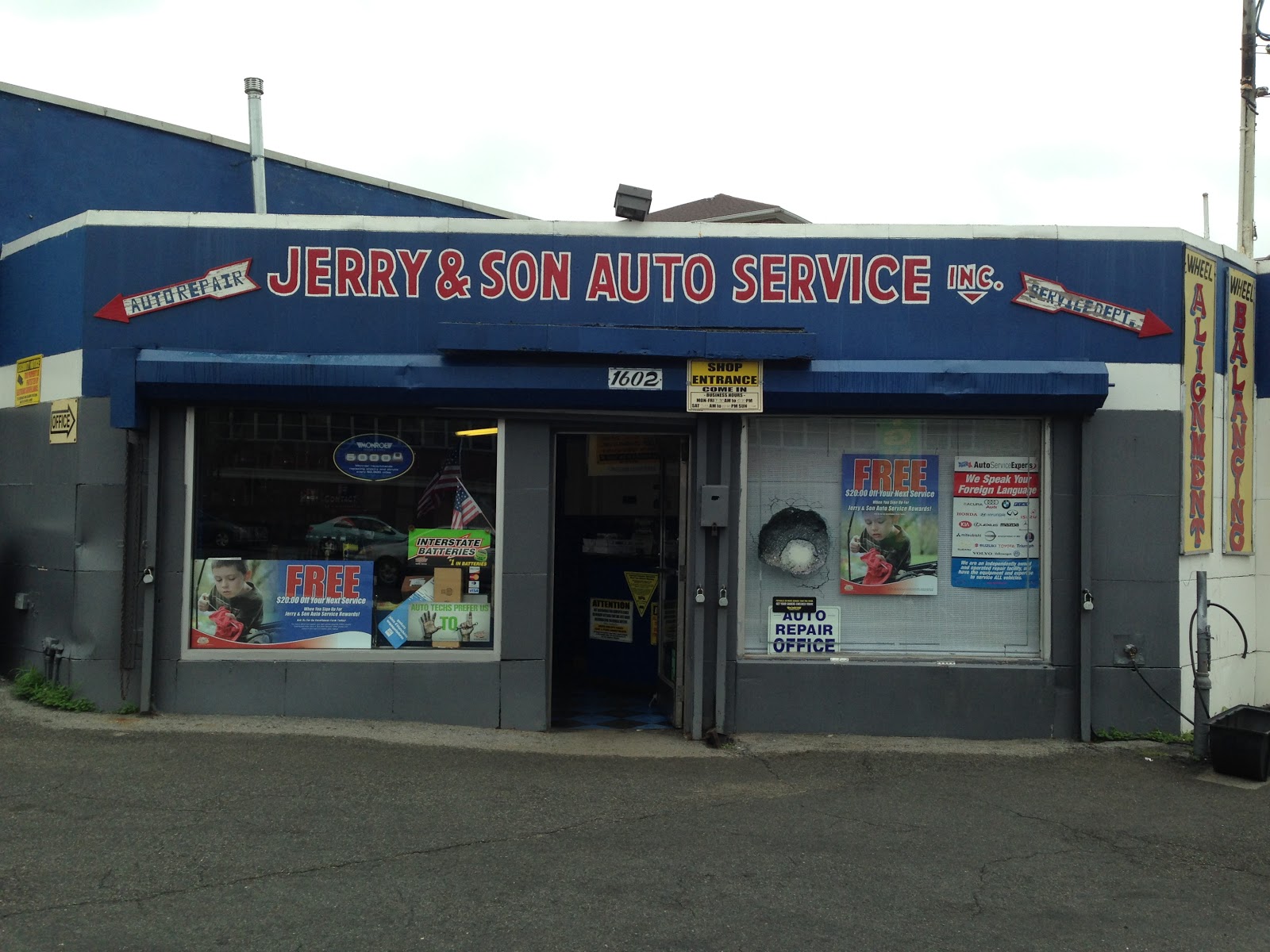 Photo of Jerry & Son Auto Service Inc. in Bronx City, New York, United States - 2 Picture of Point of interest, Establishment, Store, Health, Car repair