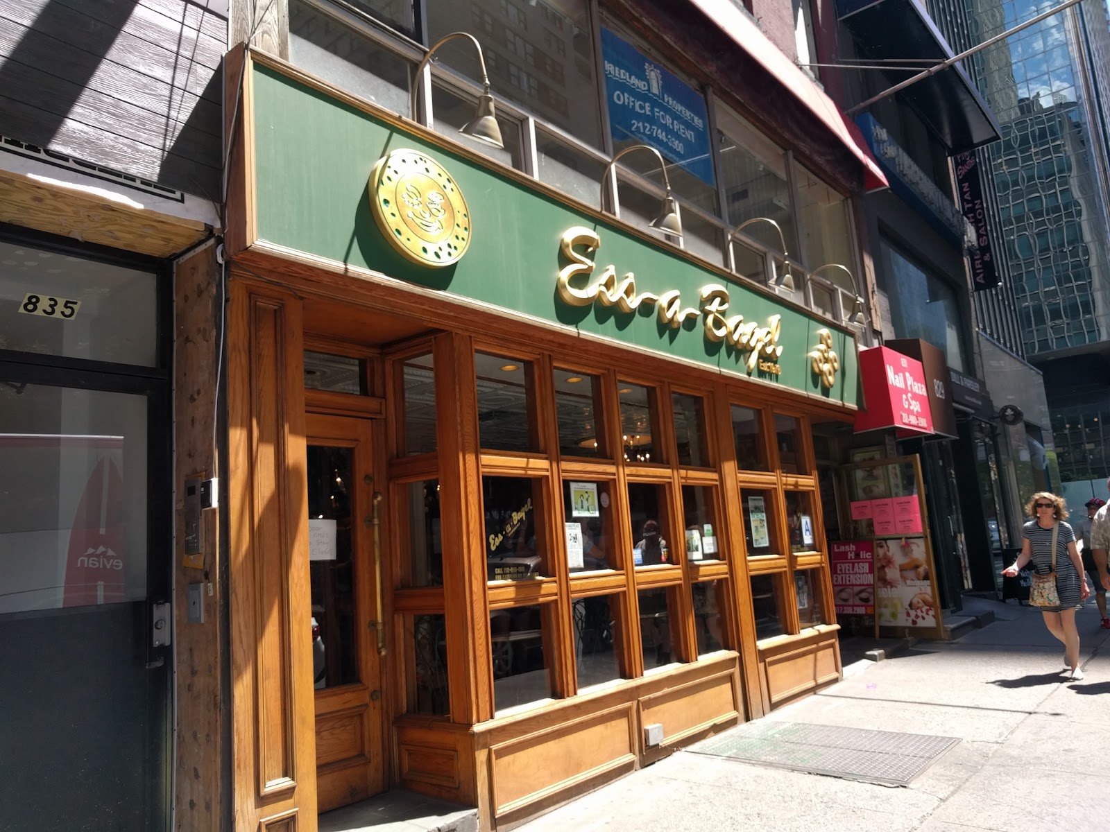 Photo of Ess-a-Bagel in New York City, New York, United States - 1 Picture of Restaurant, Food, Point of interest, Establishment, Store, Meal takeaway, Bakery