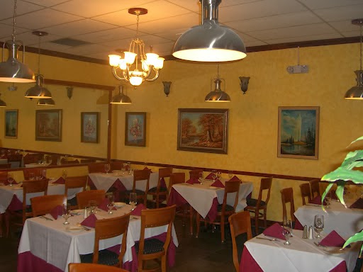 Photo of Piccolino Restaurant in Staten Island City, New York, United States - 4 Picture of Restaurant, Food, Point of interest, Establishment, Bar