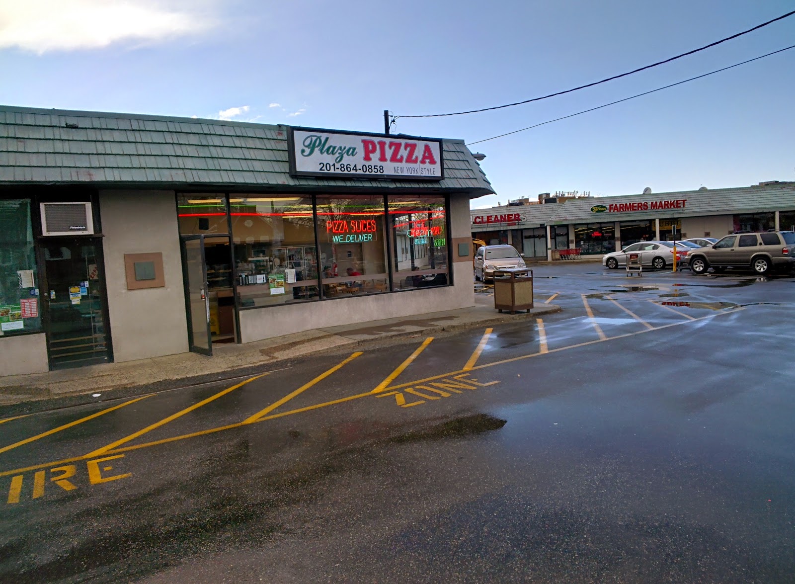 Photo of Plaza Pizza in Secaucus City, New Jersey, United States - 2 Picture of Restaurant, Food, Point of interest, Establishment, Store, Meal takeaway