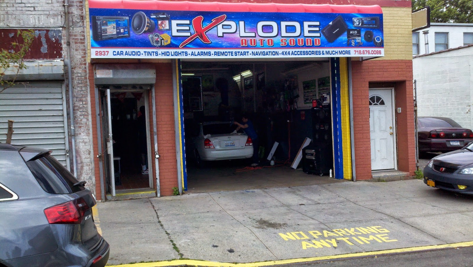 Photo of Explode Auto Sound in Bronx City, New York, United States - 1 Picture of Point of interest, Establishment, Store, Car repair, Electronics store