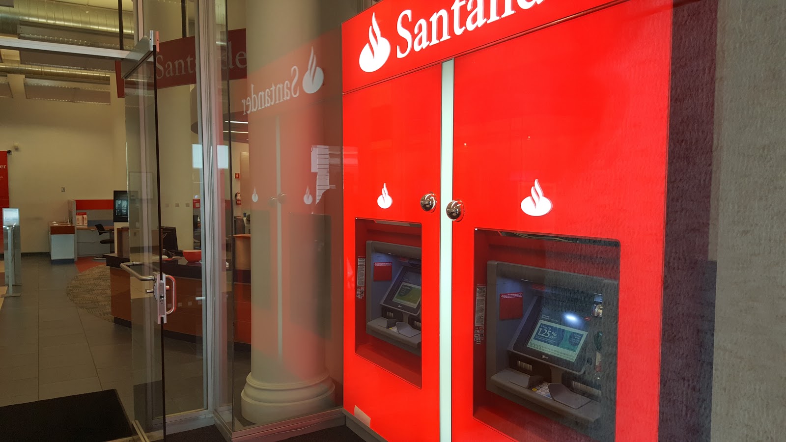 Photo of Santander Bank in New York City, New York, United States - 3 Picture of Point of interest, Establishment, Finance, Bank, Insurance agency