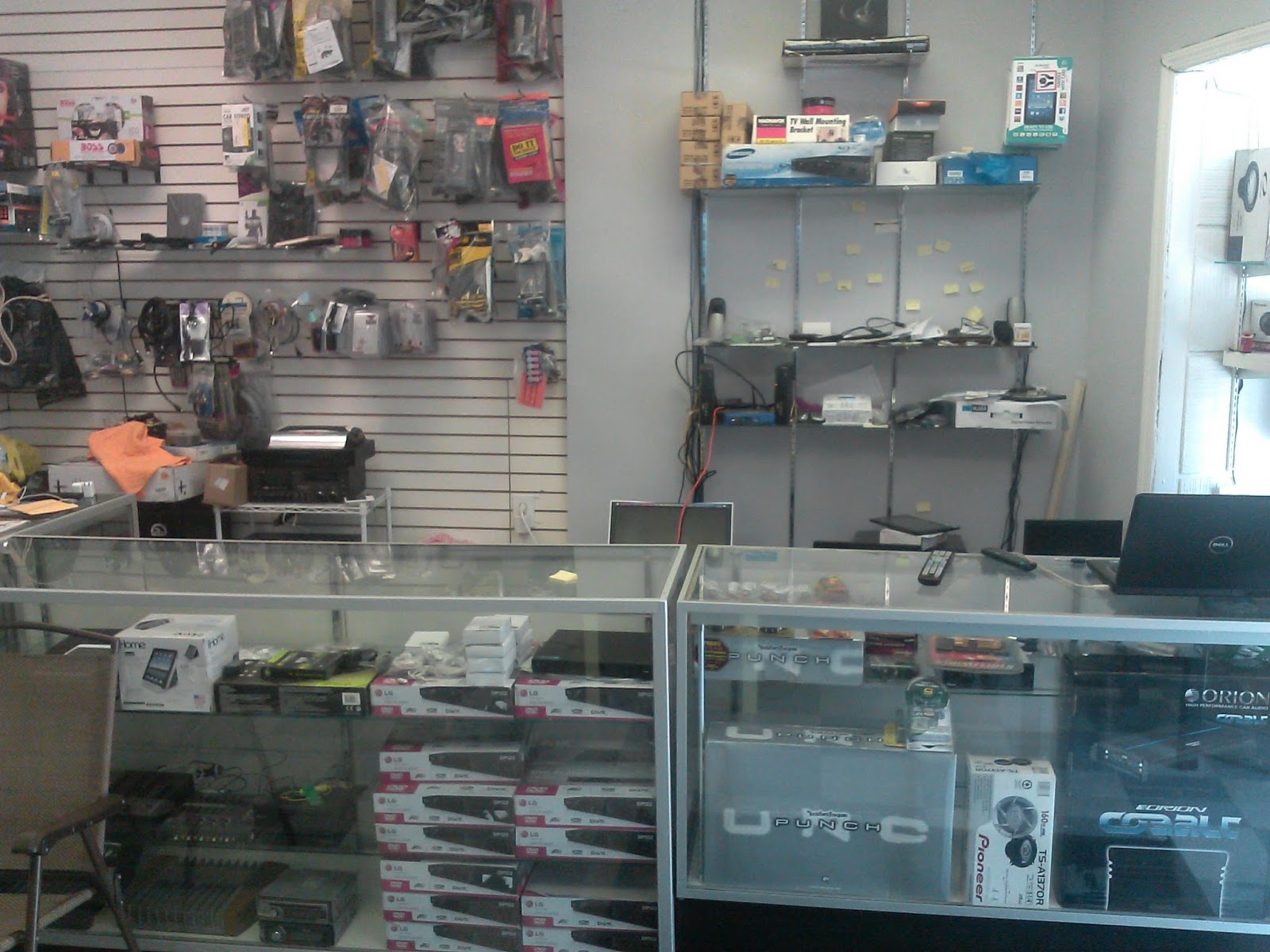 Photo of JOYRIDE ELECTRONICS in Newark City, New Jersey, United States - 2 Picture of Point of interest, Establishment