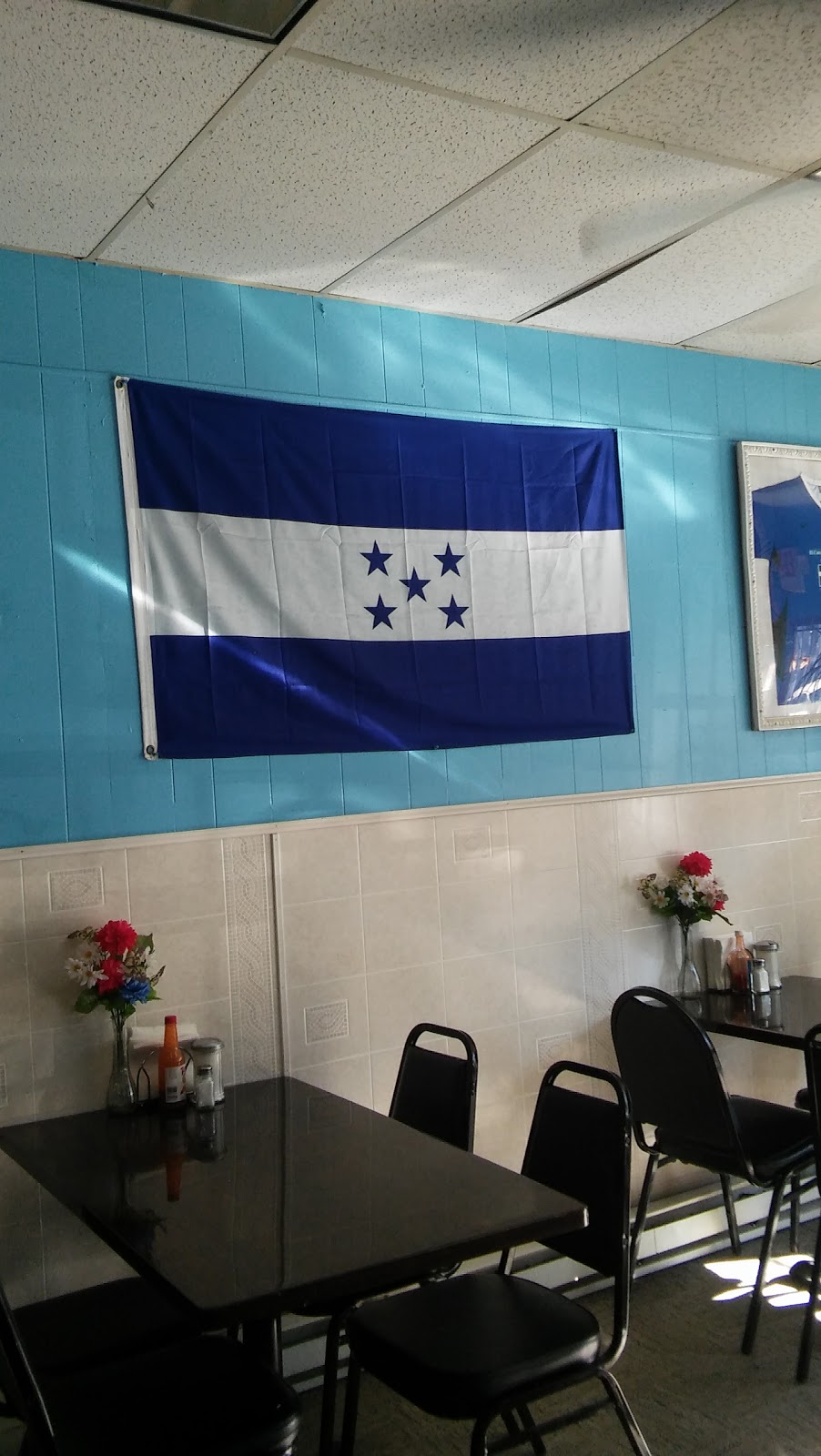 Photo of El Catrachito Salvadoreño in Elizabeth City, New Jersey, United States - 3 Picture of Restaurant, Food, Point of interest, Establishment