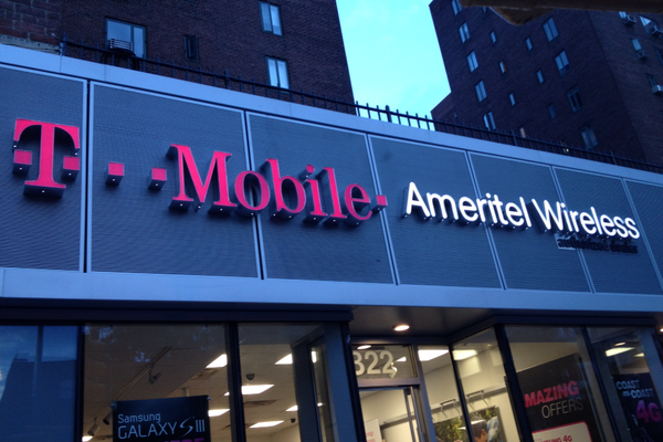 Photo of T-Mobile in New York City, New York, United States - 2 Picture of Point of interest, Establishment, Store, Electronics store