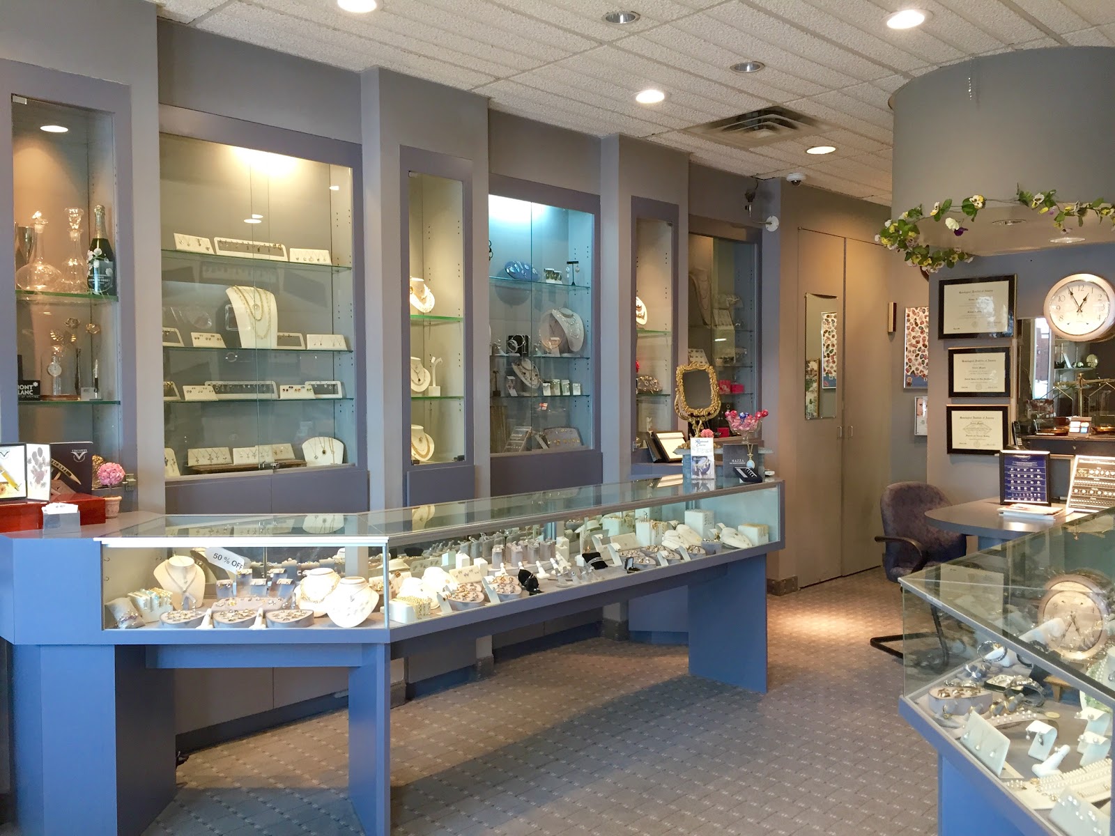 Photo of Le Joaillier Fine Jewelry in Garden City, New York, United States - 1 Picture of Point of interest, Establishment, Store, Jewelry store