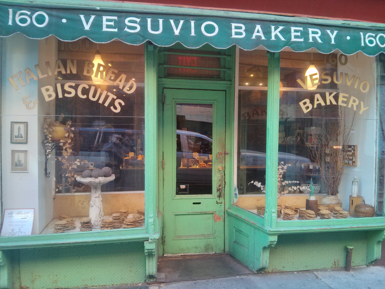 Photo of Vesuvio Bakery in New York City, New York, United States - 2 Picture of Restaurant, Food, Point of interest, Establishment