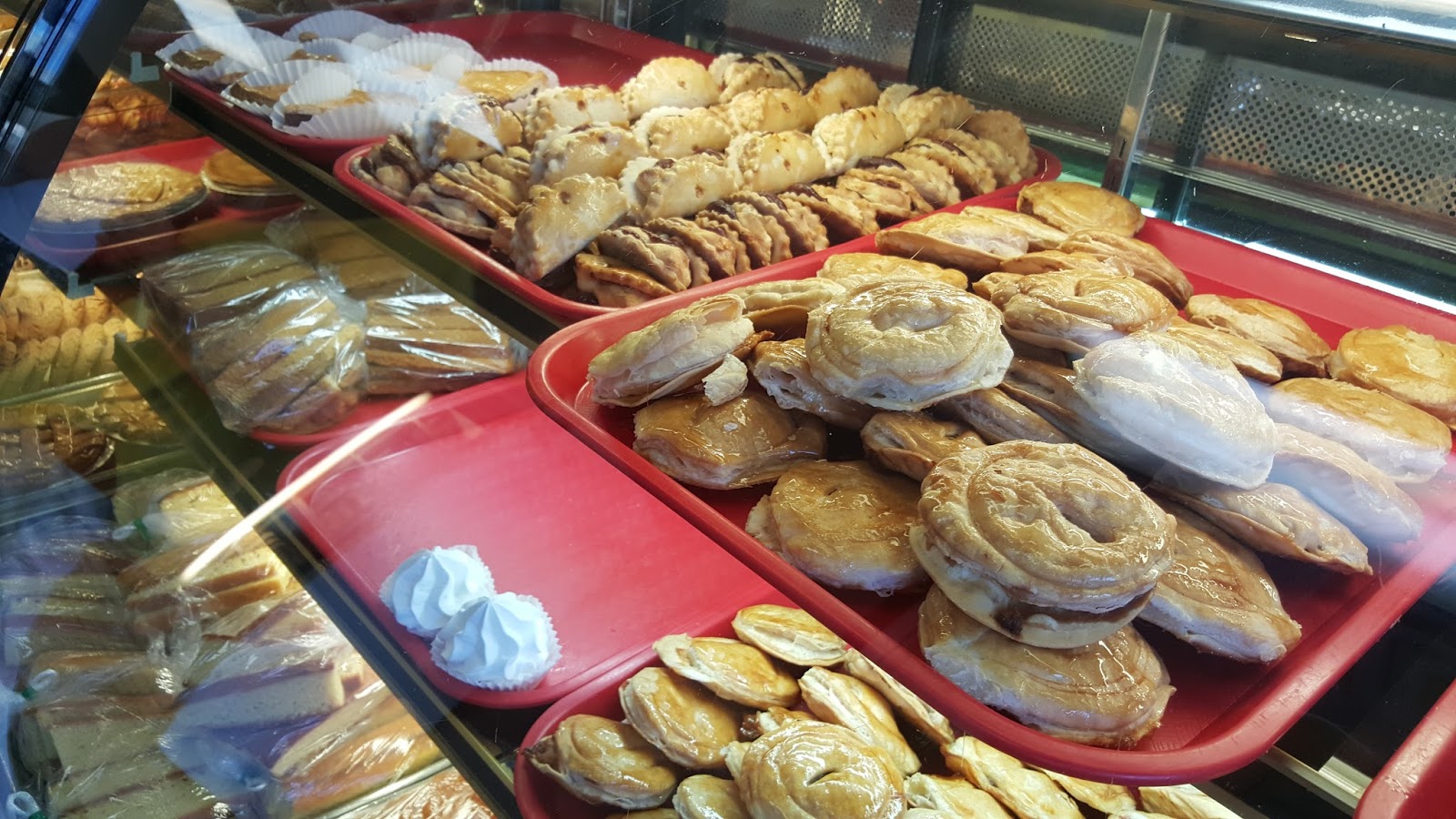 Photo of La Gran Via Bakery in Union City, New Jersey, United States - 3 Picture of Food, Point of interest, Establishment, Store, Bakery