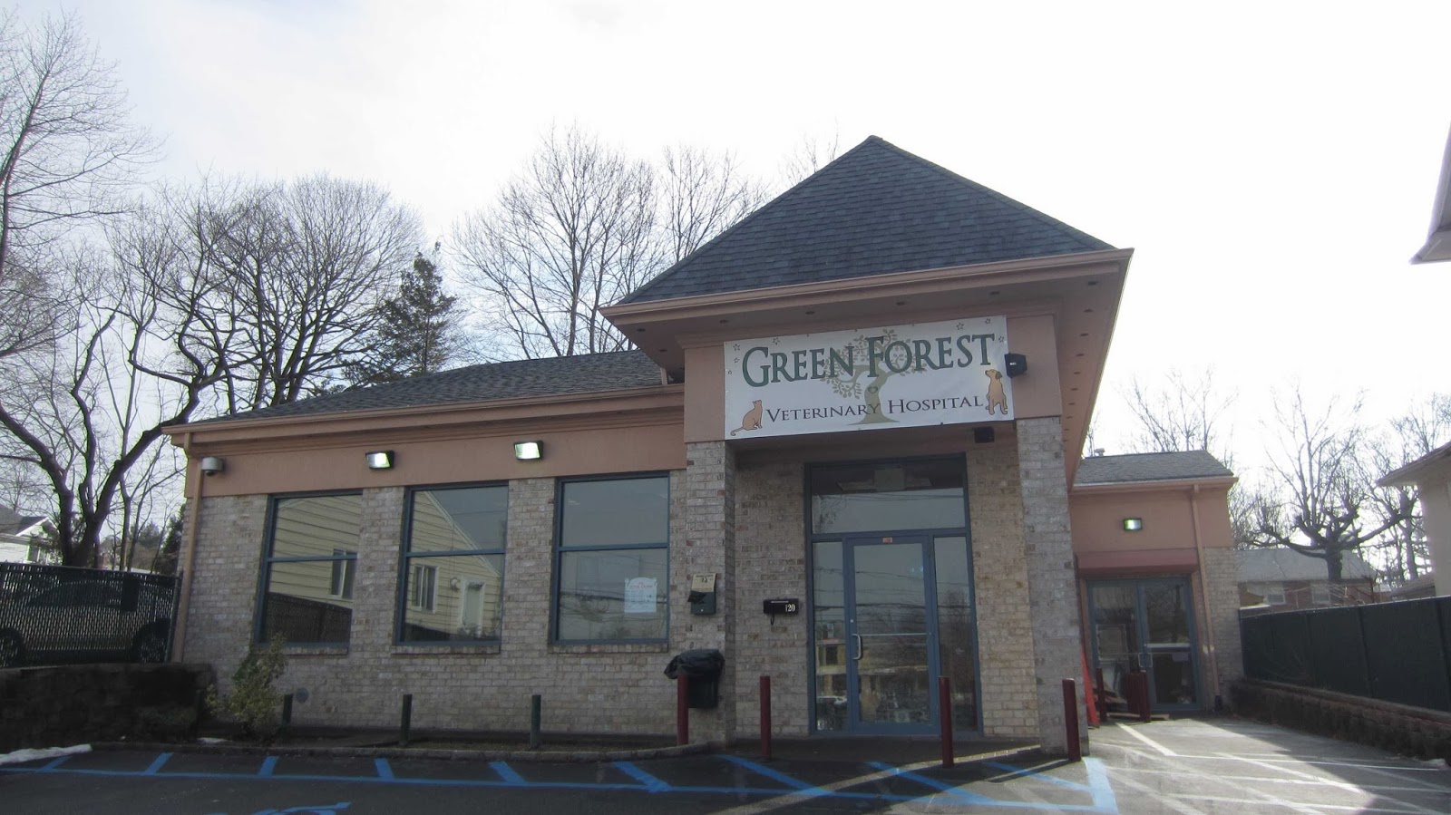 Photo of Green Forest Veterinary Hospital of Glen Cove in Glen Cove City, New York, United States - 1 Picture of Point of interest, Establishment, Health, Veterinary care