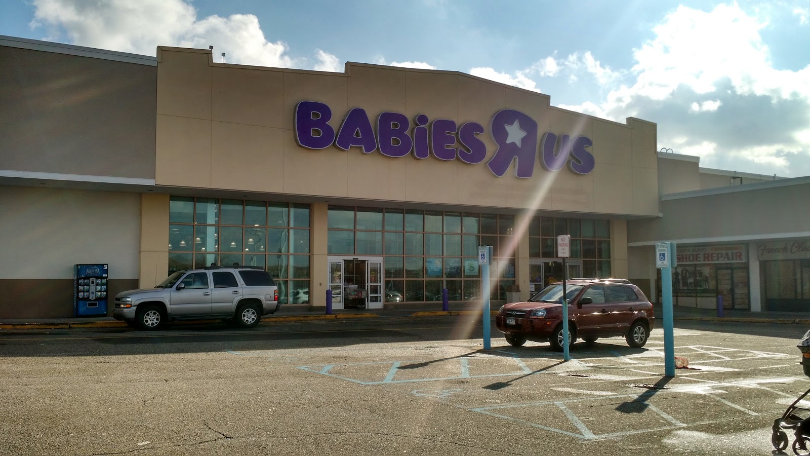 Photo of Babies"R"Us in Staten Island City, New York, United States - 1 Picture of Point of interest, Establishment, Store, Home goods store, Clothing store, Furniture store