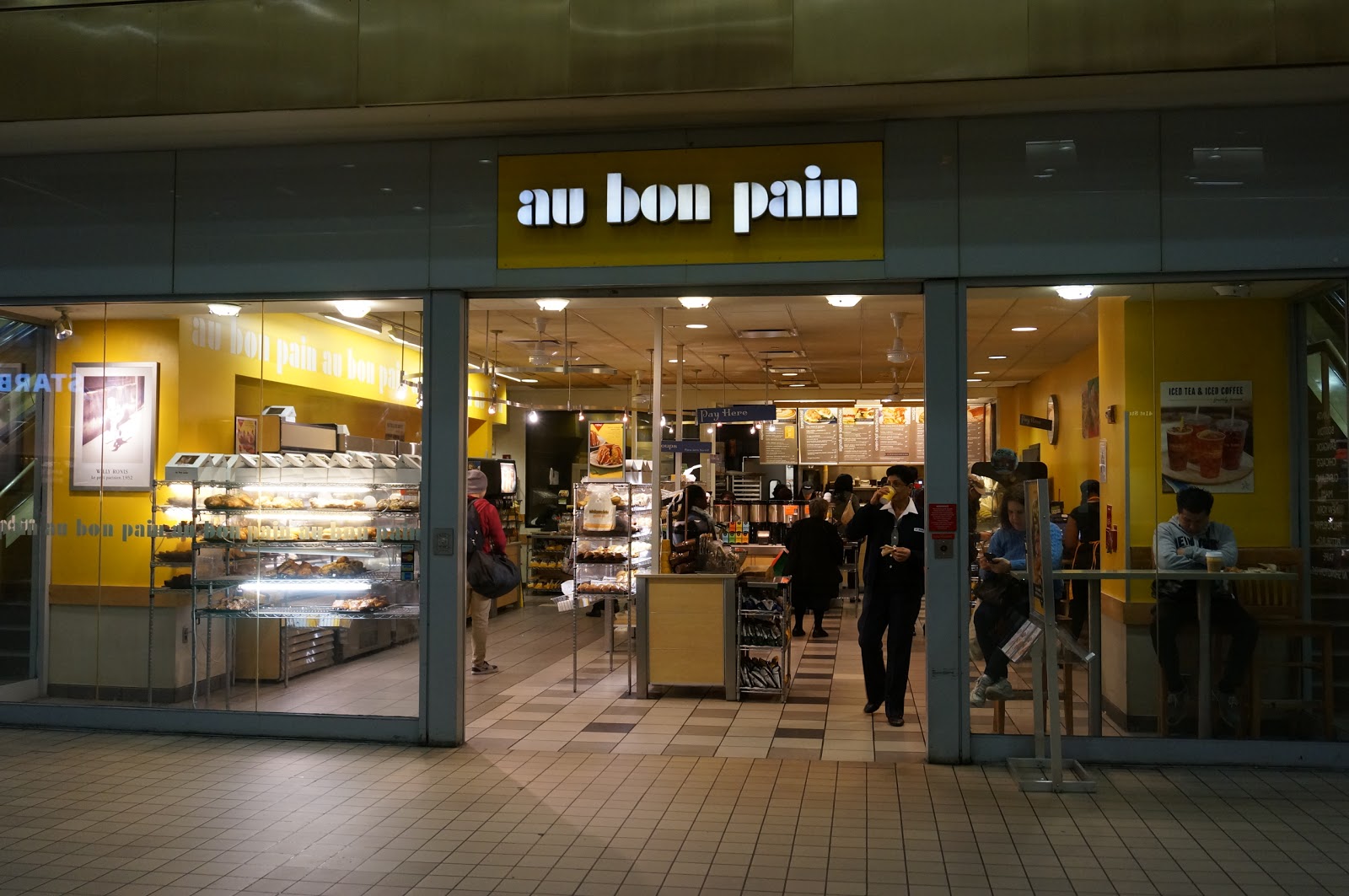 Photo of Au Bon Pain in New York City, New York, United States - 3 Picture of Restaurant, Food, Point of interest, Establishment, Store, Cafe, Bakery