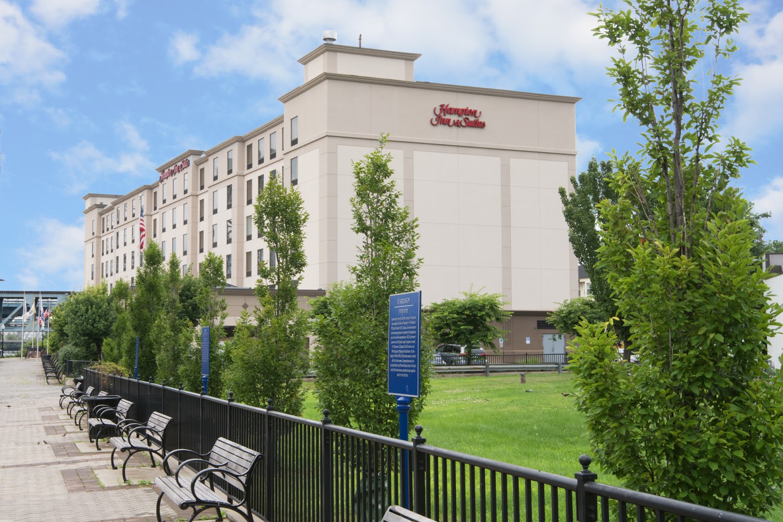 Photo of Hampton Inn & Suites Newark-Harrison-Riverwalk in Harrison City, New Jersey, United States - 3 Picture of Point of interest, Establishment, Lodging