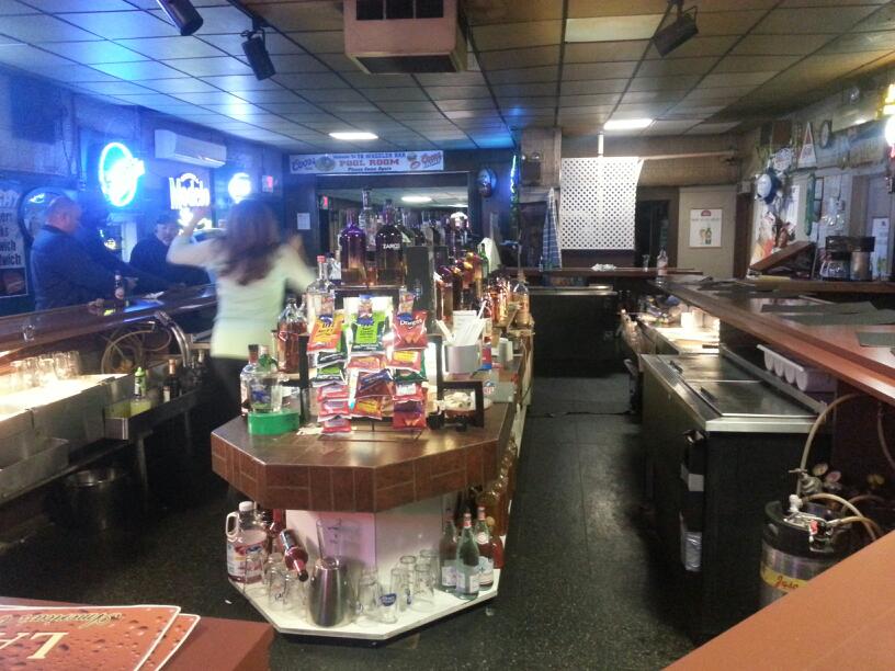 Photo of Eighteen Wheeler Bar & Grill in Kearny City, New Jersey, United States - 2 Picture of Point of interest, Establishment, Bar