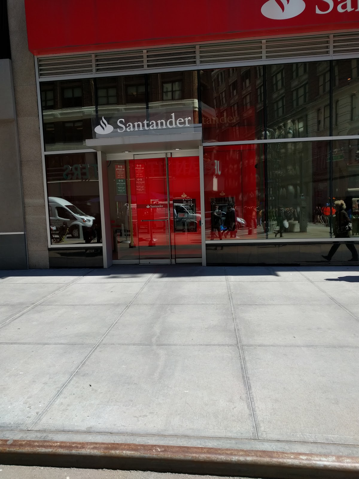 Photo of Santander Bank in New York City, New York, United States - 6 Picture of Point of interest, Establishment, Finance, Bank, Insurance agency