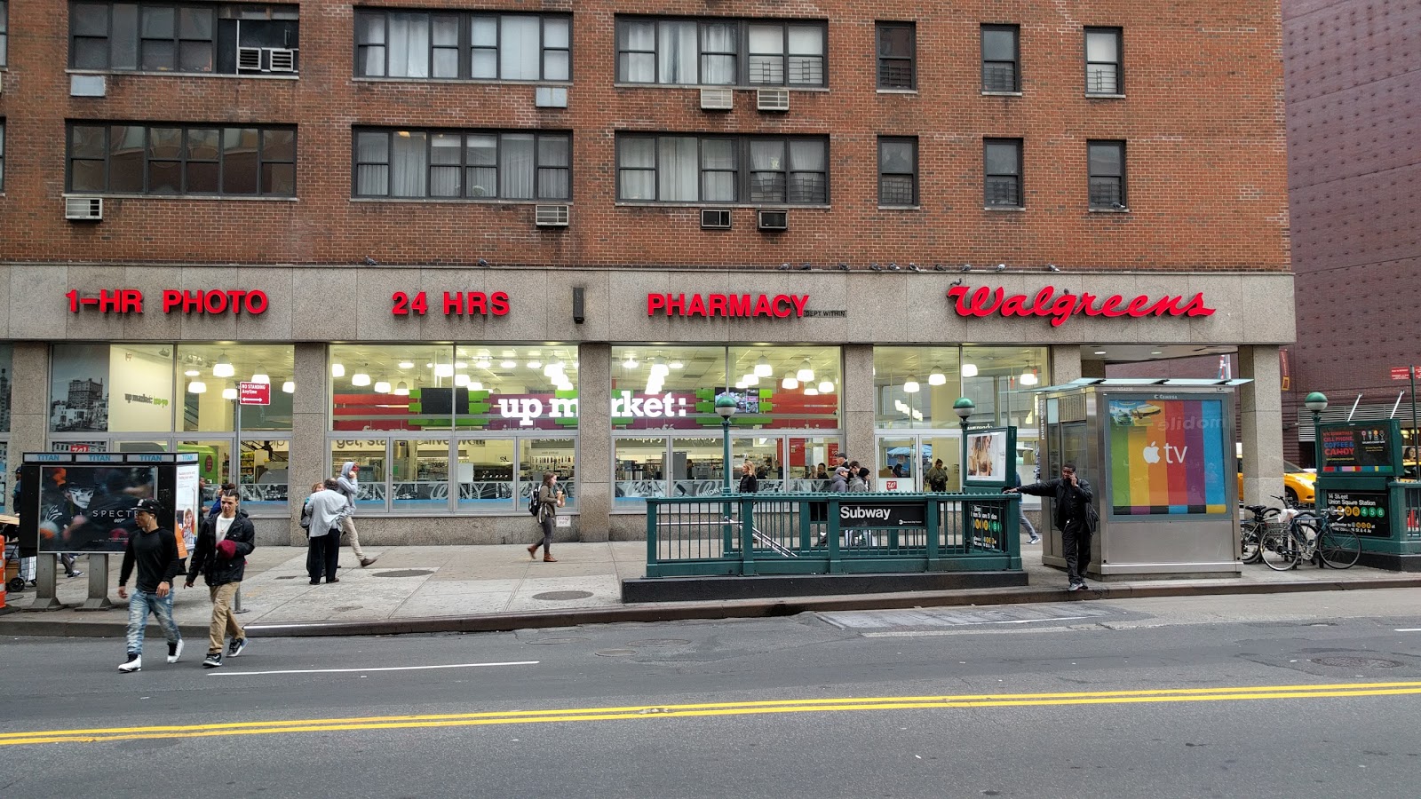Photo of Walgreens in New York City, New York, United States - 3 Picture of Food, Point of interest, Establishment, Store, Health, Convenience store, Home goods store, Clothing store, Electronics store