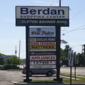 Photo of USA WINE TRADERS CLUB in Wayne City, New Jersey, United States - 1 Picture of Food, Point of interest, Establishment, Store, Liquor store