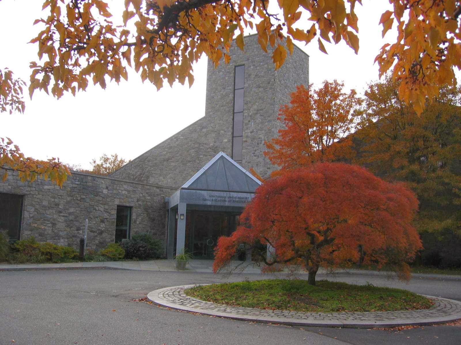 Photo of Unitarian Universalist Congregation at Shelter Rock in Manhasset City, New York, United States - 5 Picture of Point of interest, Establishment, Church, Place of worship, Art gallery