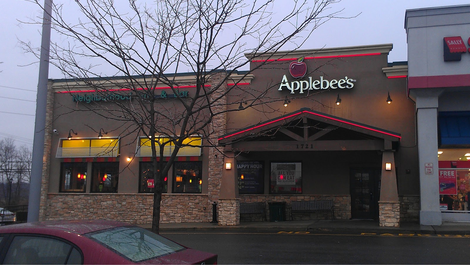Photo of Applebee's in Union City, New Jersey, United States - 1 Picture of Restaurant, Food, Point of interest, Establishment, Bar
