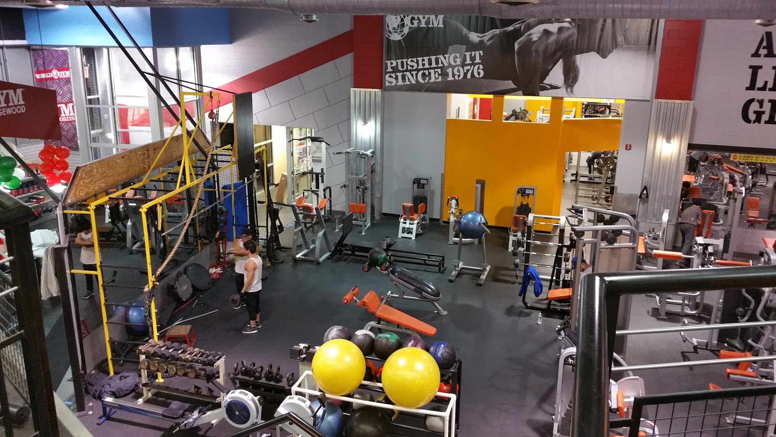Photo of World Gym of Ridgewood in Queens City, New York, United States - 8 Picture of Point of interest, Establishment, Health, Gym