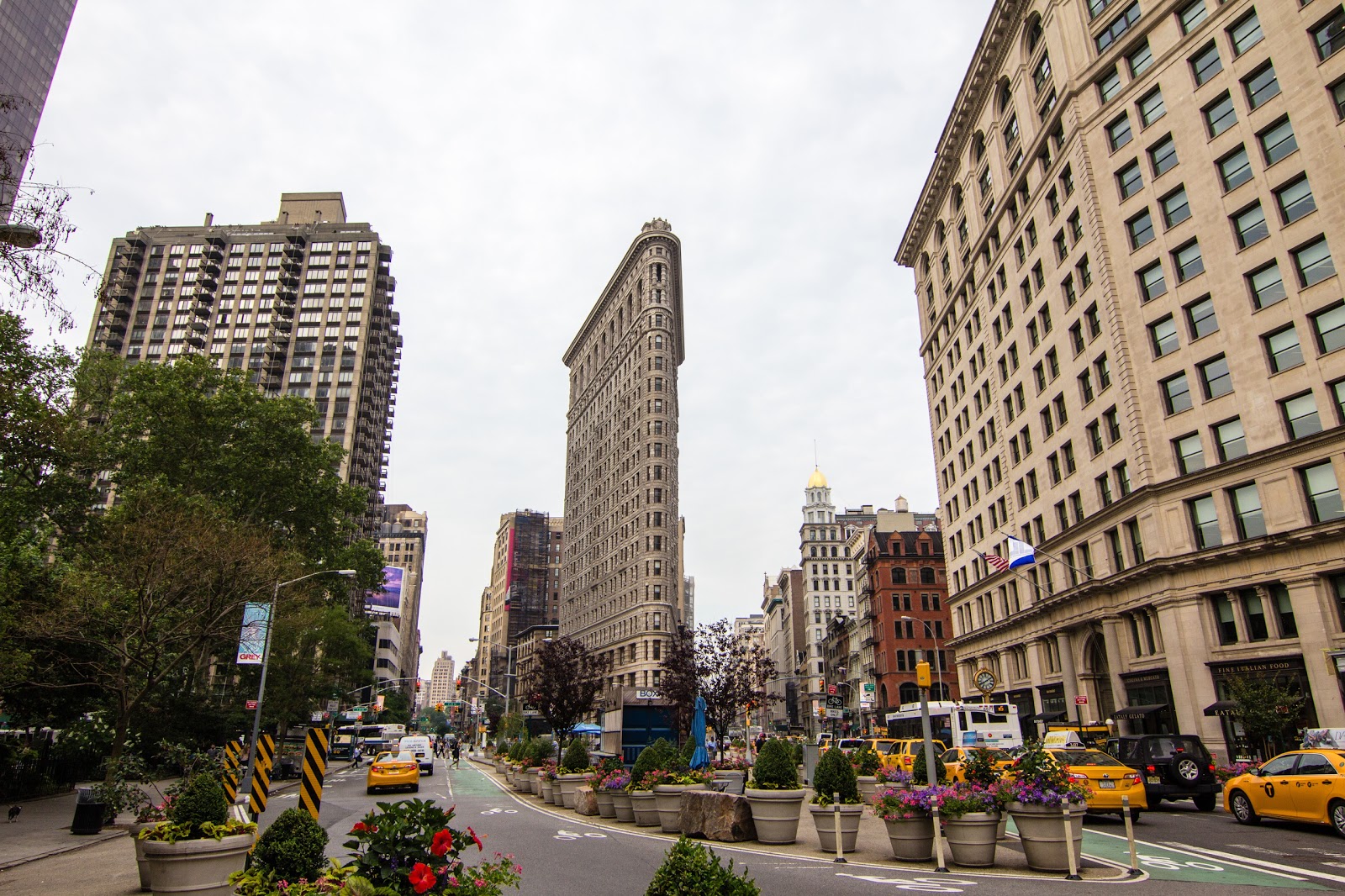Photo of Flatiron Building in New York City, New York, United States - 1 Picture of Point of interest, Establishment, Premise