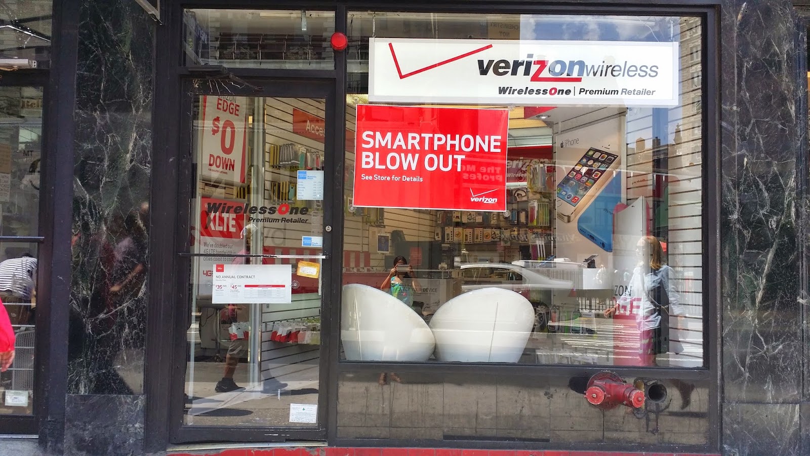 Photo of Verizon in New York City, New York, United States - 8 Picture of Point of interest, Establishment, Store, Electronics store