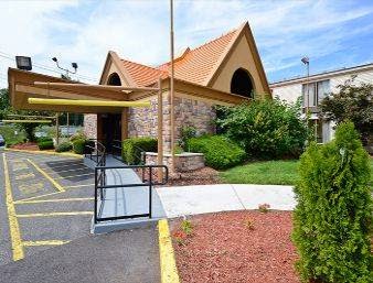 Photo of Howard Johnson Inn Clifton NJ in Clifton City, New Jersey, United States - 5 Picture of Point of interest, Establishment, Lodging