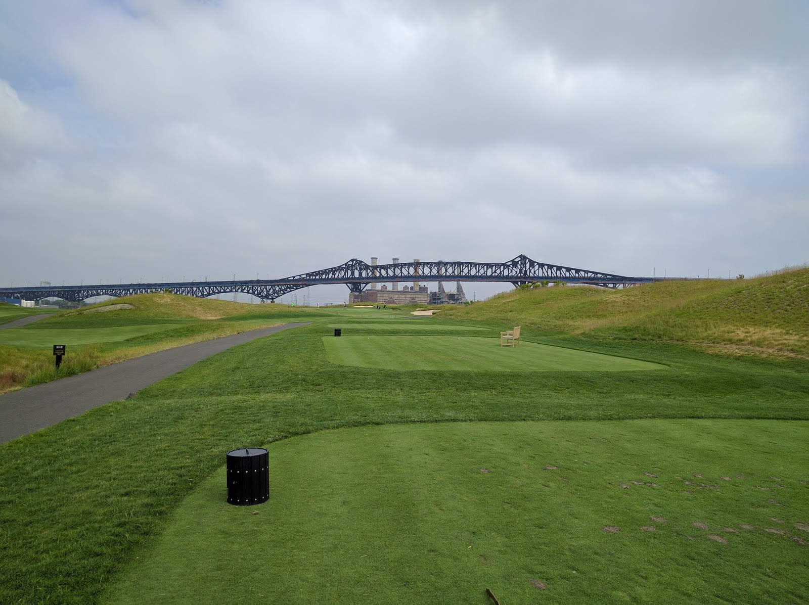 Photo of Skyway Golf Course in Jersey City, New Jersey, United States - 1 Picture of Point of interest, Establishment