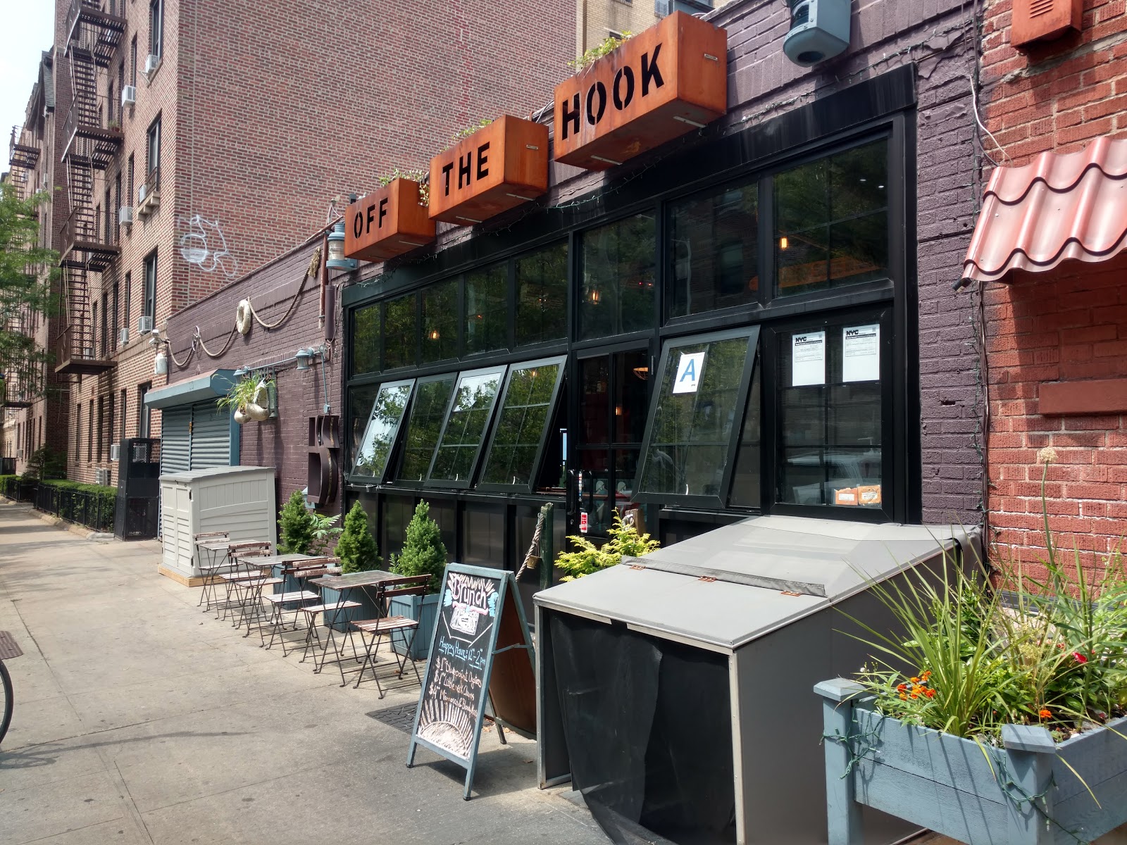 Photo of Off the Hook in Queens City, New York, United States - 2 Picture of Restaurant, Food, Point of interest, Establishment, Bar