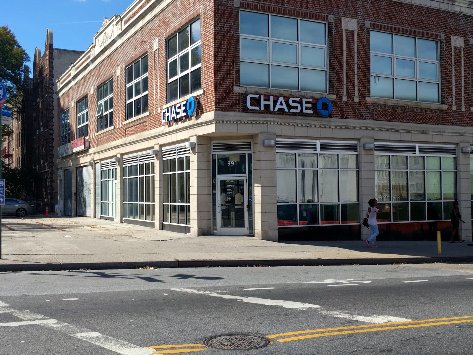 Photo of Chase Bank in Kings County City, New York, United States - 2 Picture of Point of interest, Establishment, Finance, Atm, Bank