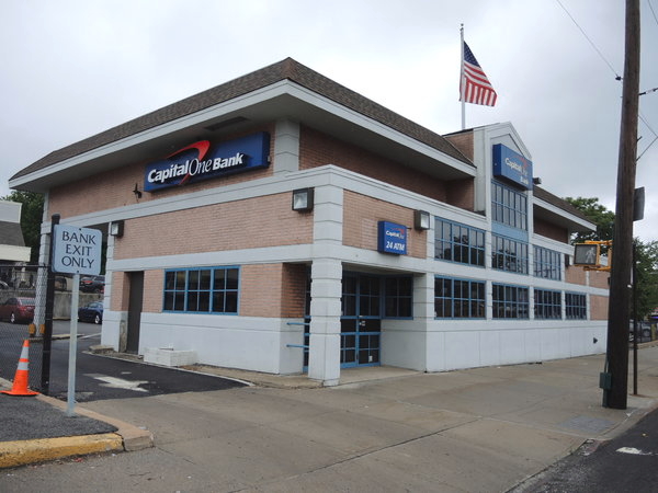 Photo of Capital One Bank in Little Neck City, New York, United States - 1 Picture of Point of interest, Establishment, Finance, Atm, Bank