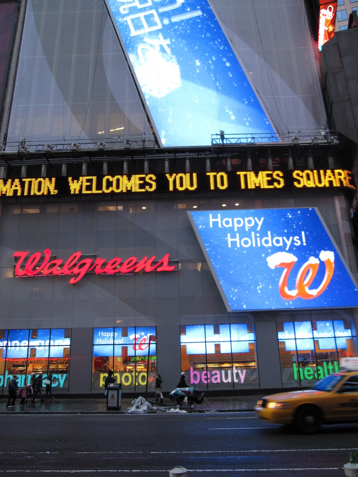 Photo of Walgreens in New York City, New York, United States - 6 Picture of Food, Point of interest, Establishment, Store, Health, Convenience store, Home goods store, Clothing store, Electronics store