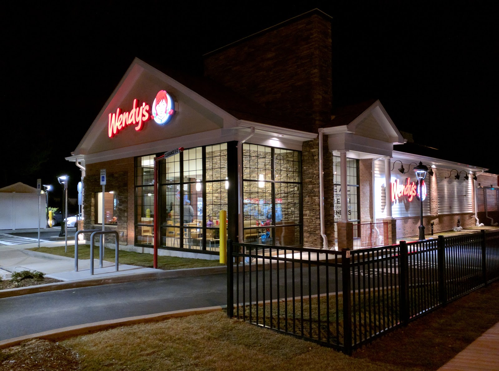 Photo of Wendy's in Williston Park City, New York, United States - 1 Picture of Restaurant, Food, Point of interest, Establishment