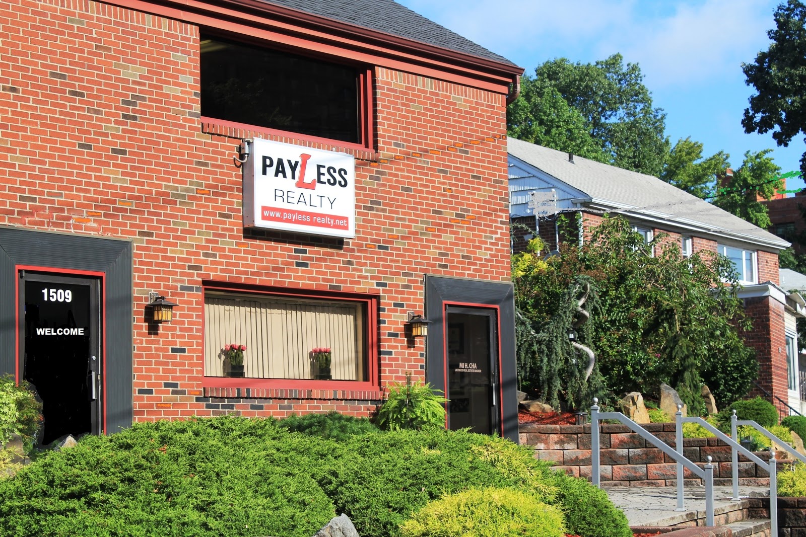 Photo of Pay Less Realty in Fort Lee City, New Jersey, United States - 1 Picture of Point of interest, Establishment, Real estate agency