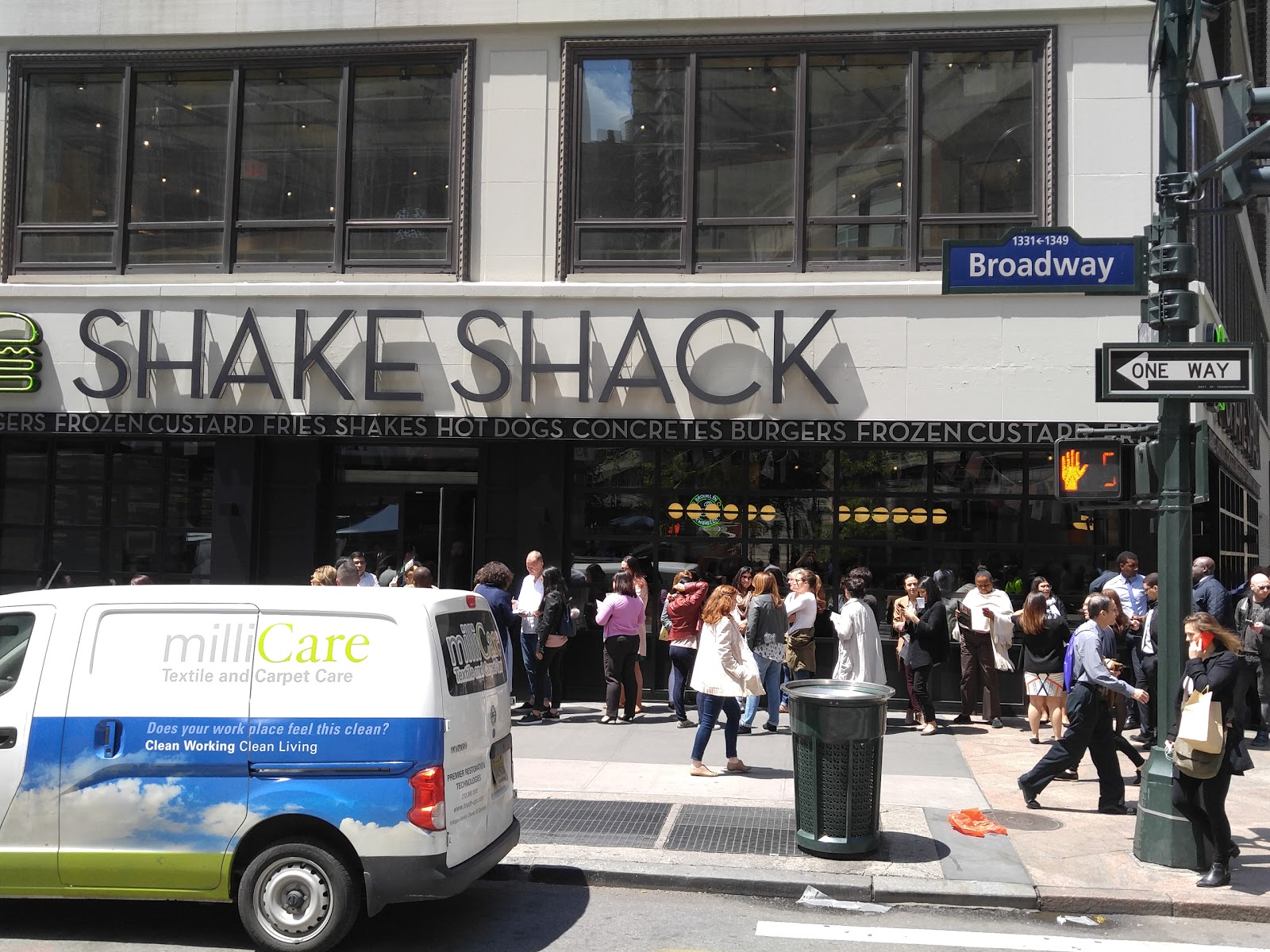 Photo of Shake Shack in New York City, New York, United States - 8 Picture of Restaurant, Food, Point of interest, Establishment, Store, Meal takeaway