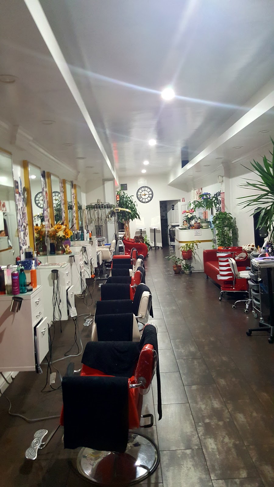 Photo of S beauty salon in Queens City, New York, United States - 2 Picture of Point of interest, Establishment, Hair care