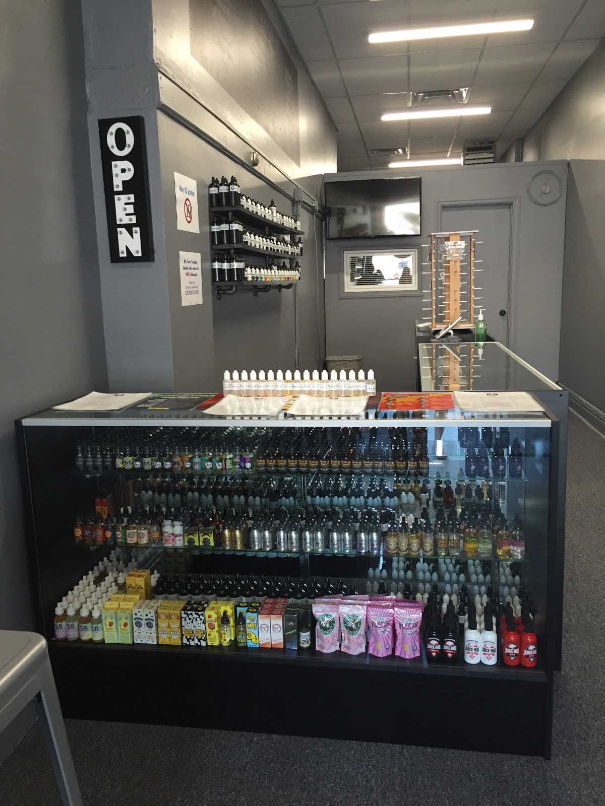 Photo of OhWieVapes in Bayonne City, New Jersey, United States - 8 Picture of Point of interest, Establishment, Store, Electronics store