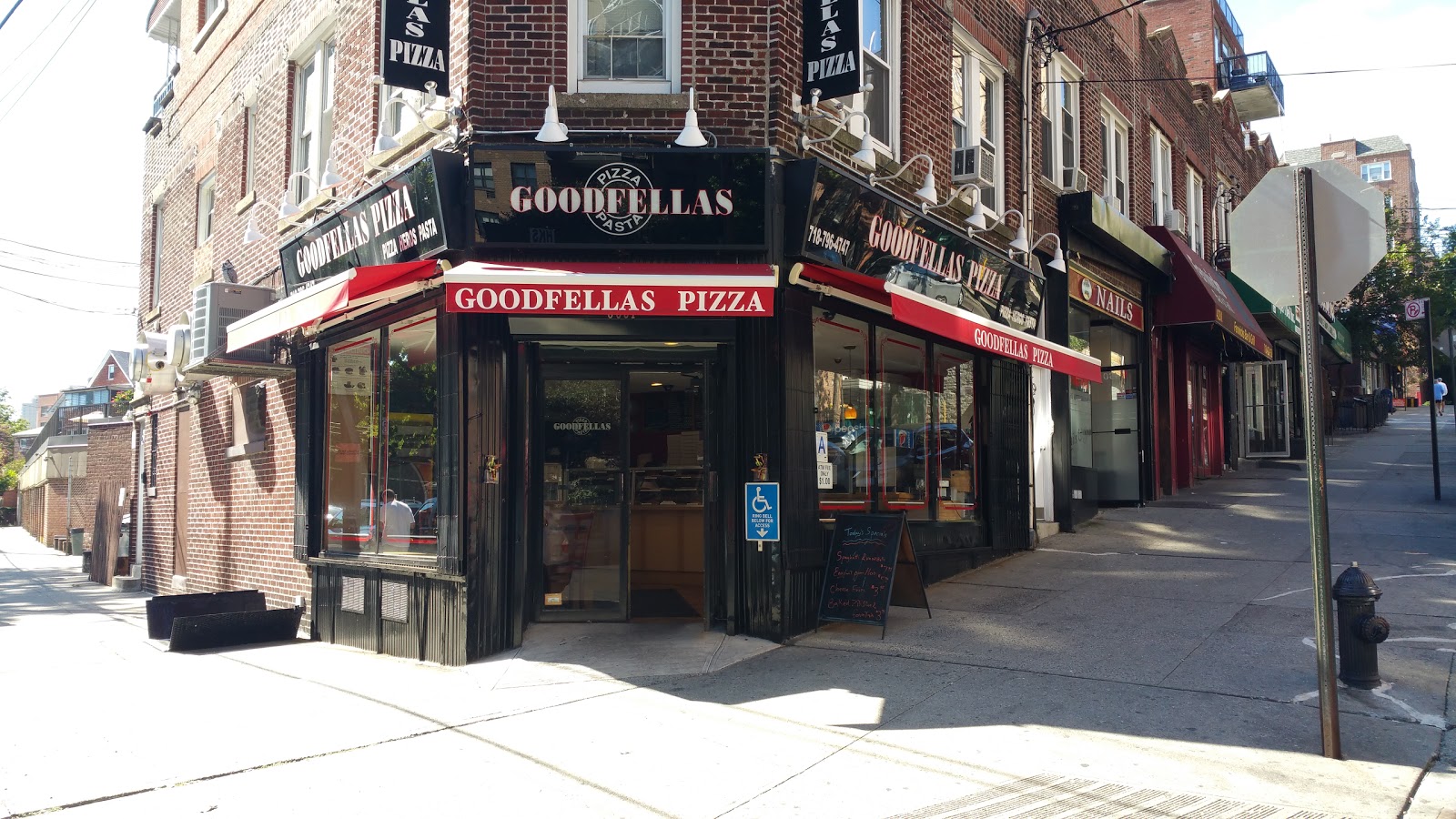 Photo of Goodfellas Pizza, Best Pizza in the Bronx, Riverdale Area in Bronx City, New York, United States - 1 Picture of Restaurant, Food, Point of interest, Establishment, Meal takeaway, Meal delivery