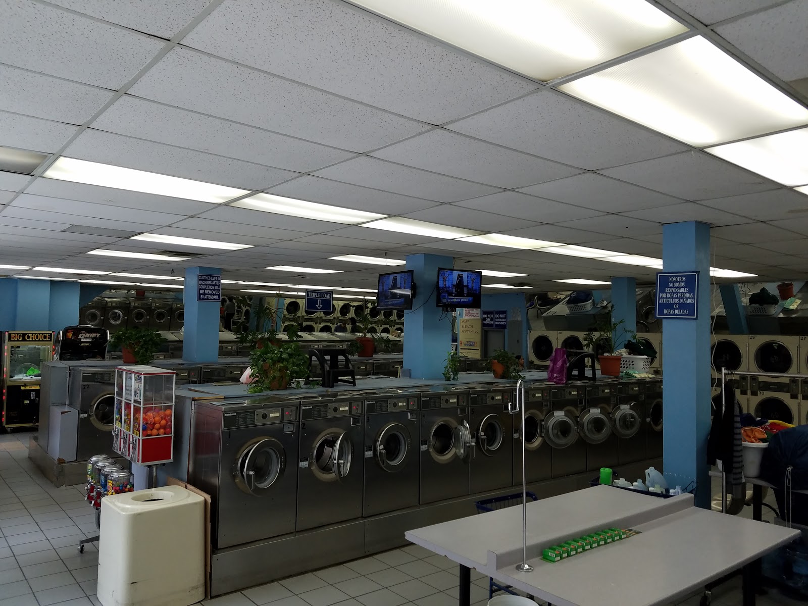 Photo of Laundromat in New York City, New York, United States - 5 Picture of Point of interest, Establishment, Laundry