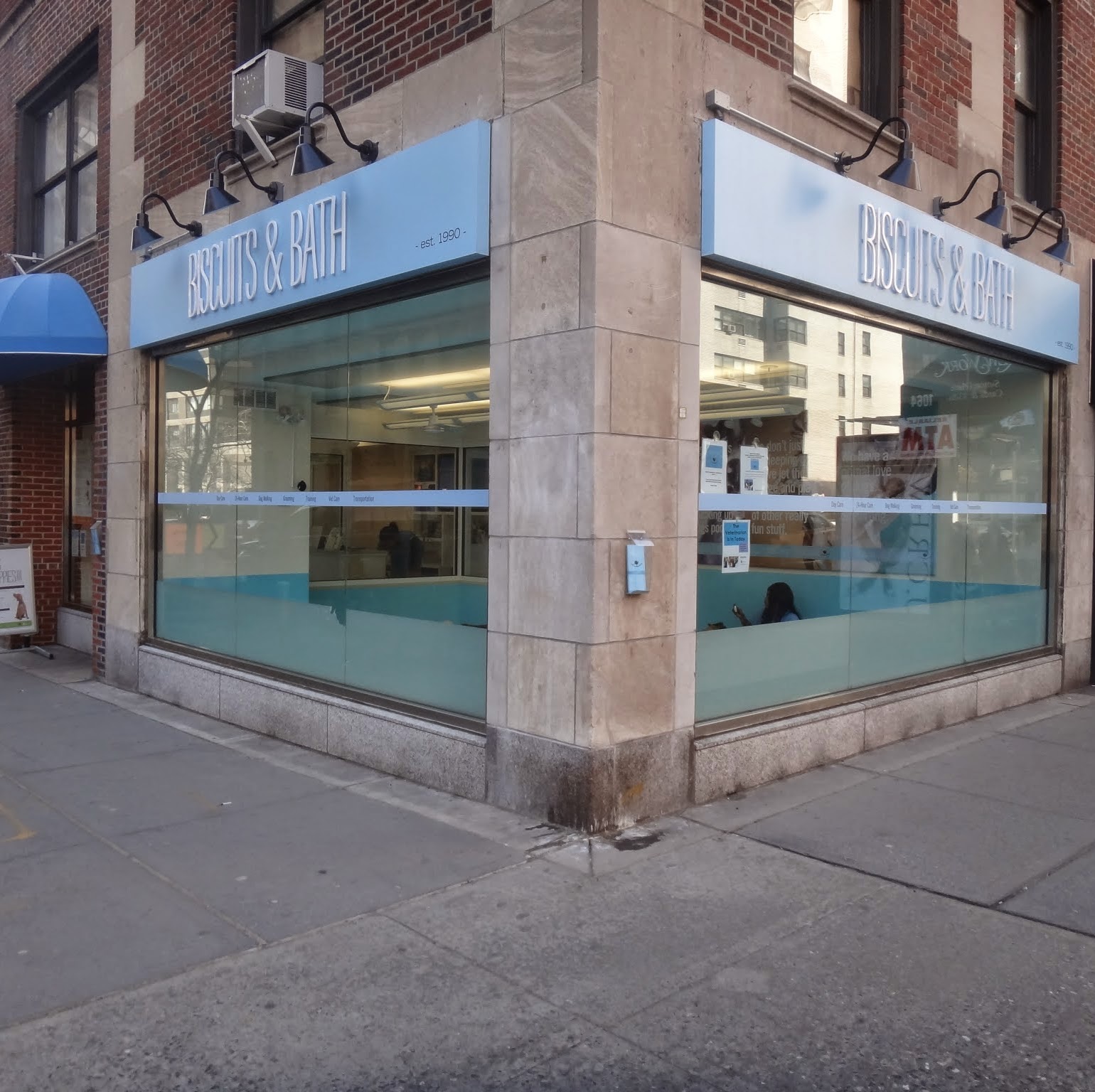 Photo of Biscuits & Bath in New York City, New York, United States - 1 Picture of Point of interest, Establishment, Veterinary care