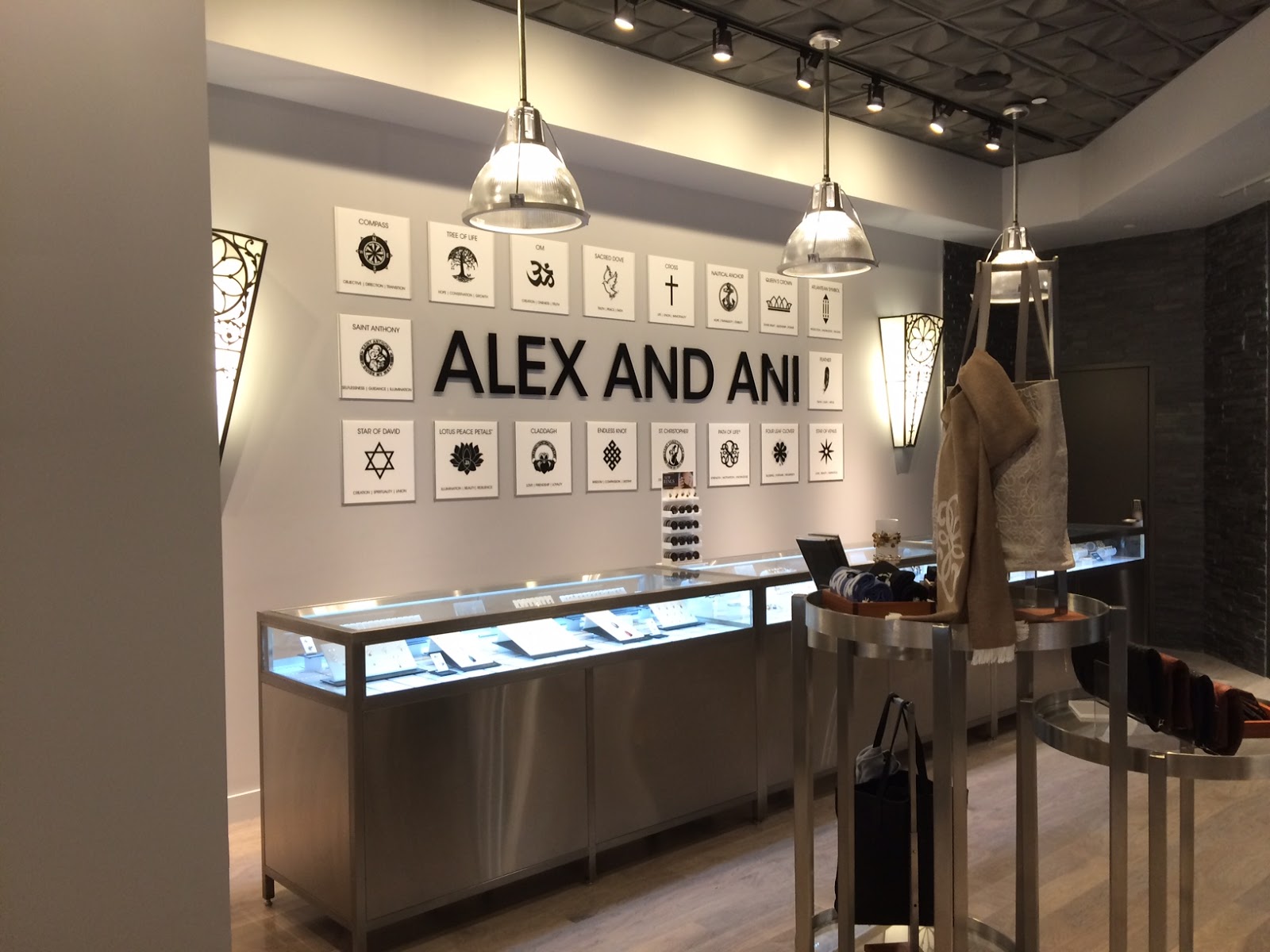 Photo of ALEX AND ANI in Garden City, New York, United States - 4 Picture of Point of interest, Establishment, Store, Jewelry store