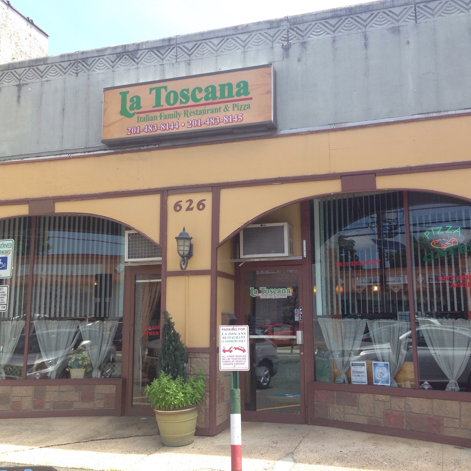 Photo of La Toscana Pizza in River Edge City, New Jersey, United States - 1 Picture of Restaurant, Food, Point of interest, Establishment