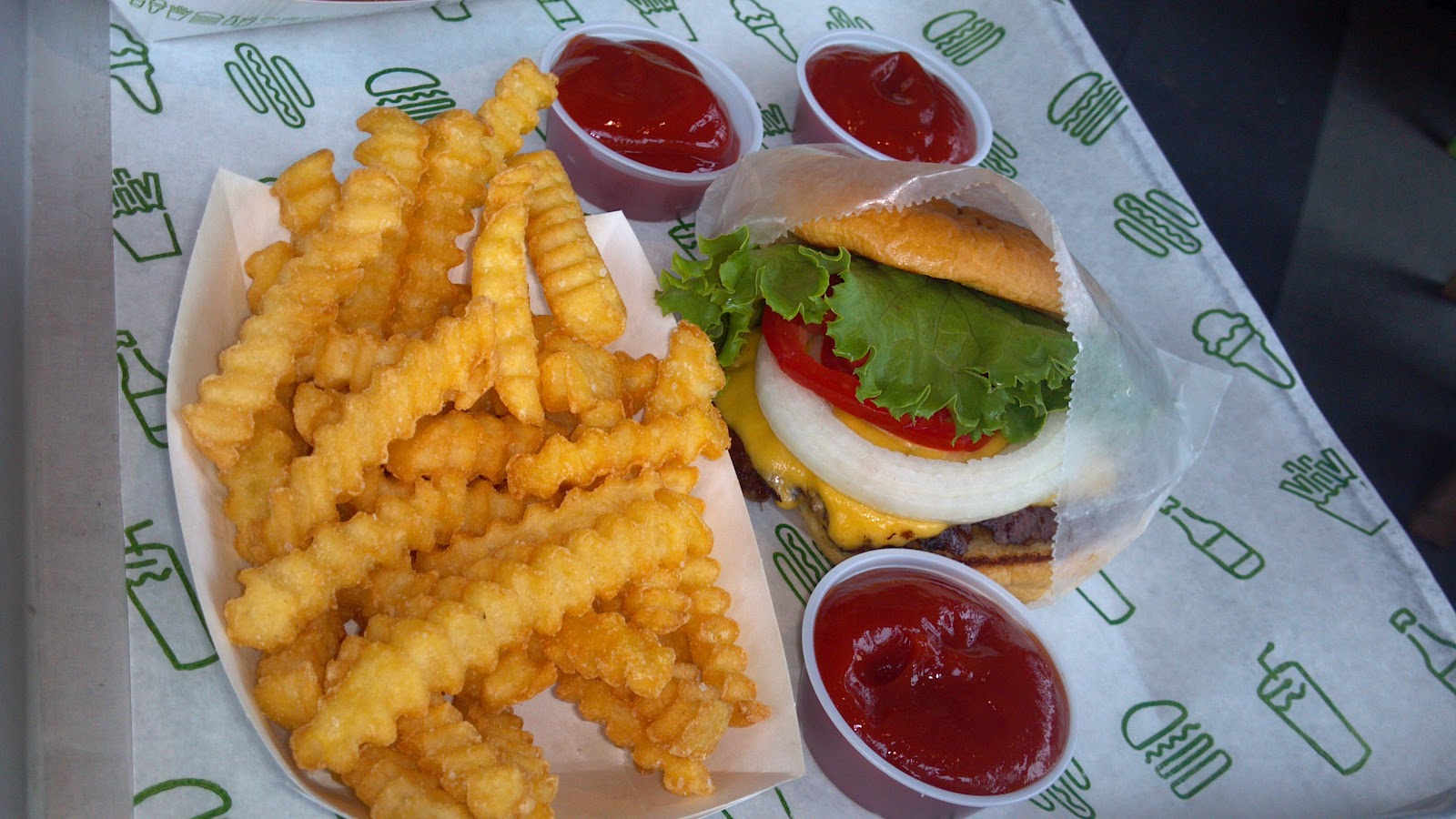 Photo of Shake Shack in Kings County City, New York, United States - 10 Picture of Restaurant, Food, Point of interest, Establishment, Store